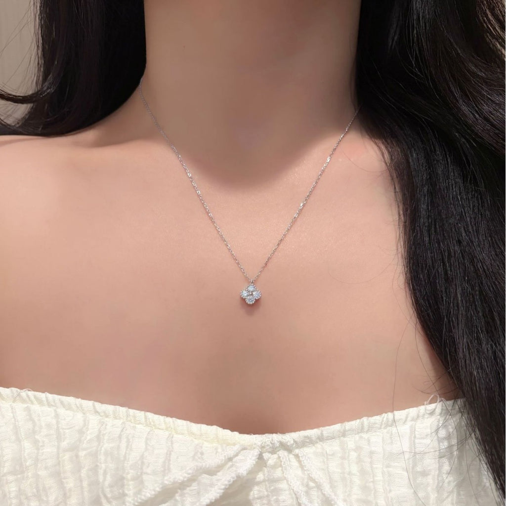S925 Sterling Silver Four-Leaf Clover Moissanite Necklace