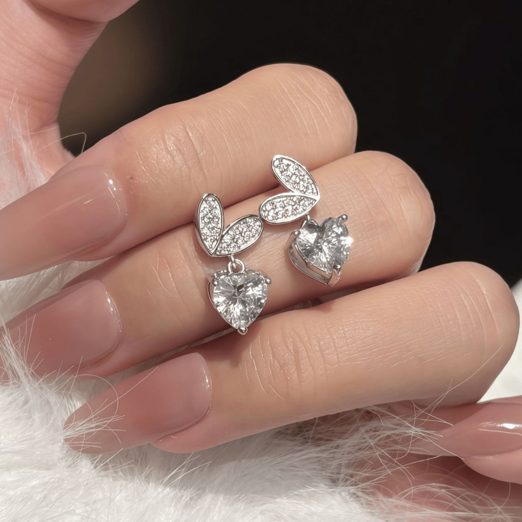 S925 Sterling Silver Heart-Shaped Moissanite Stud Earrings