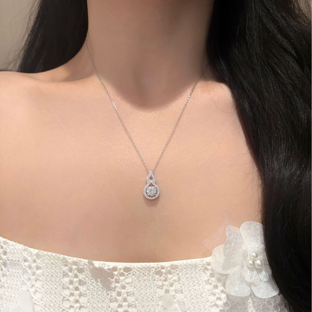 S925 Silver Four-Prong Moissanite Gourd Pendant Necklace