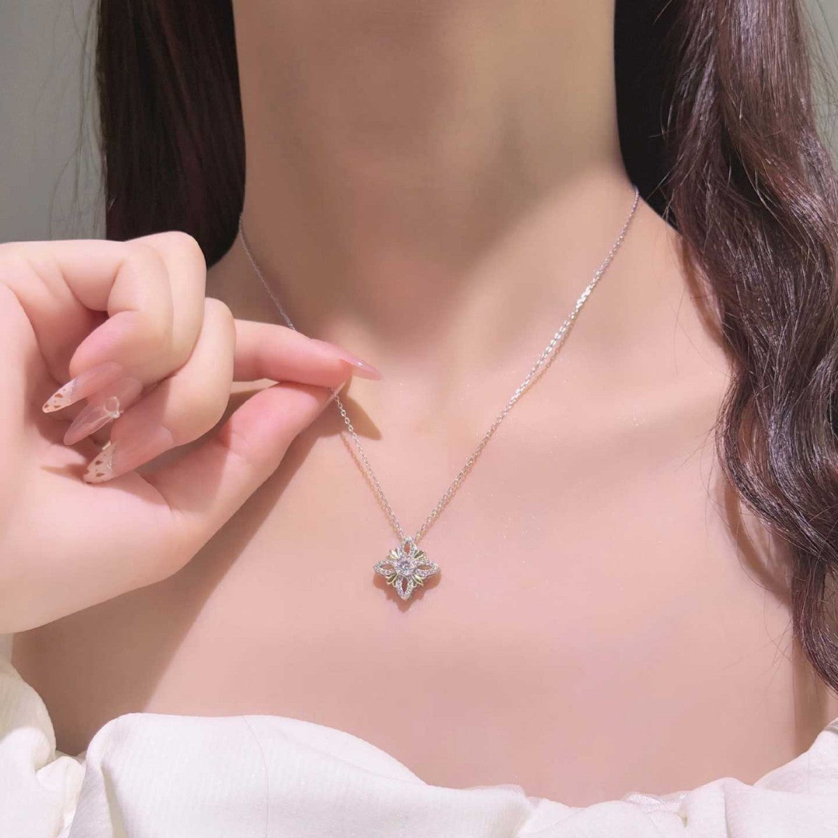 S925 Sterling Silver Gold-Plated Filigree Four-Leaf Clover Moissanite Necklace