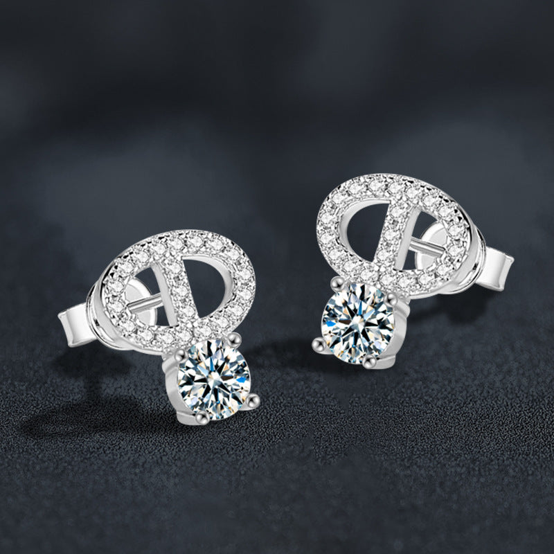 S925 sterling silver pig nose exquisite and stylish moissanite stud earrings