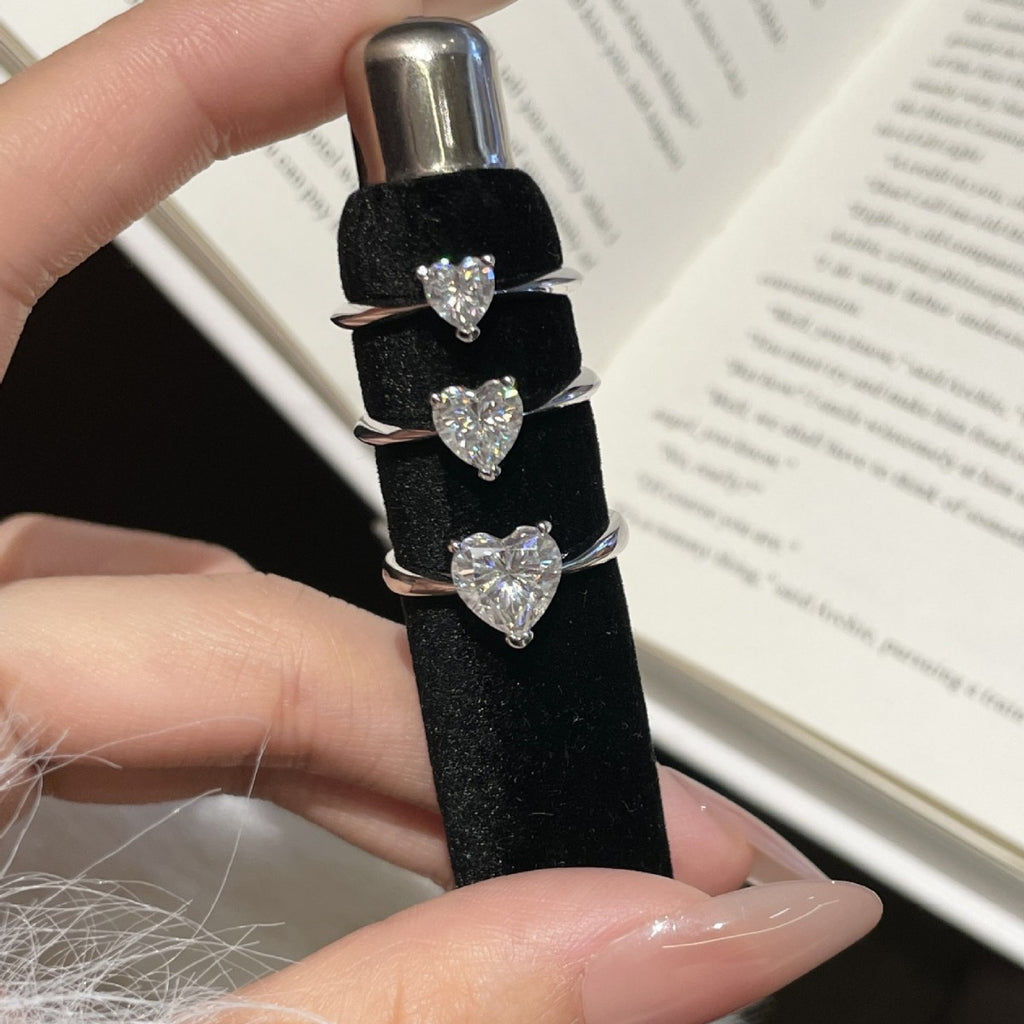 S925 Sterling Silver Heart-Shaped Moissanite Ring