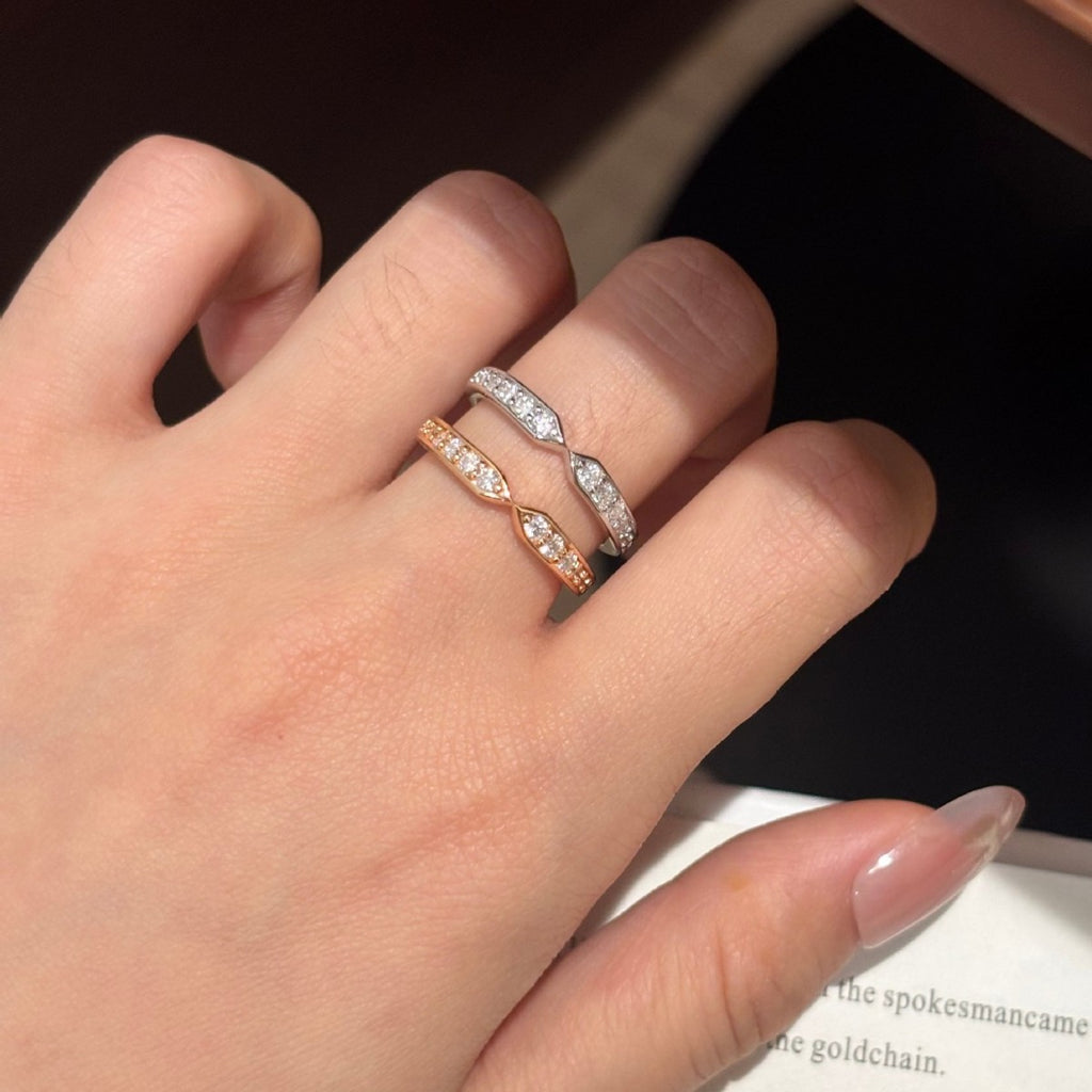 S925 Sterling Silver V-Shaped Moissanite Row Ring