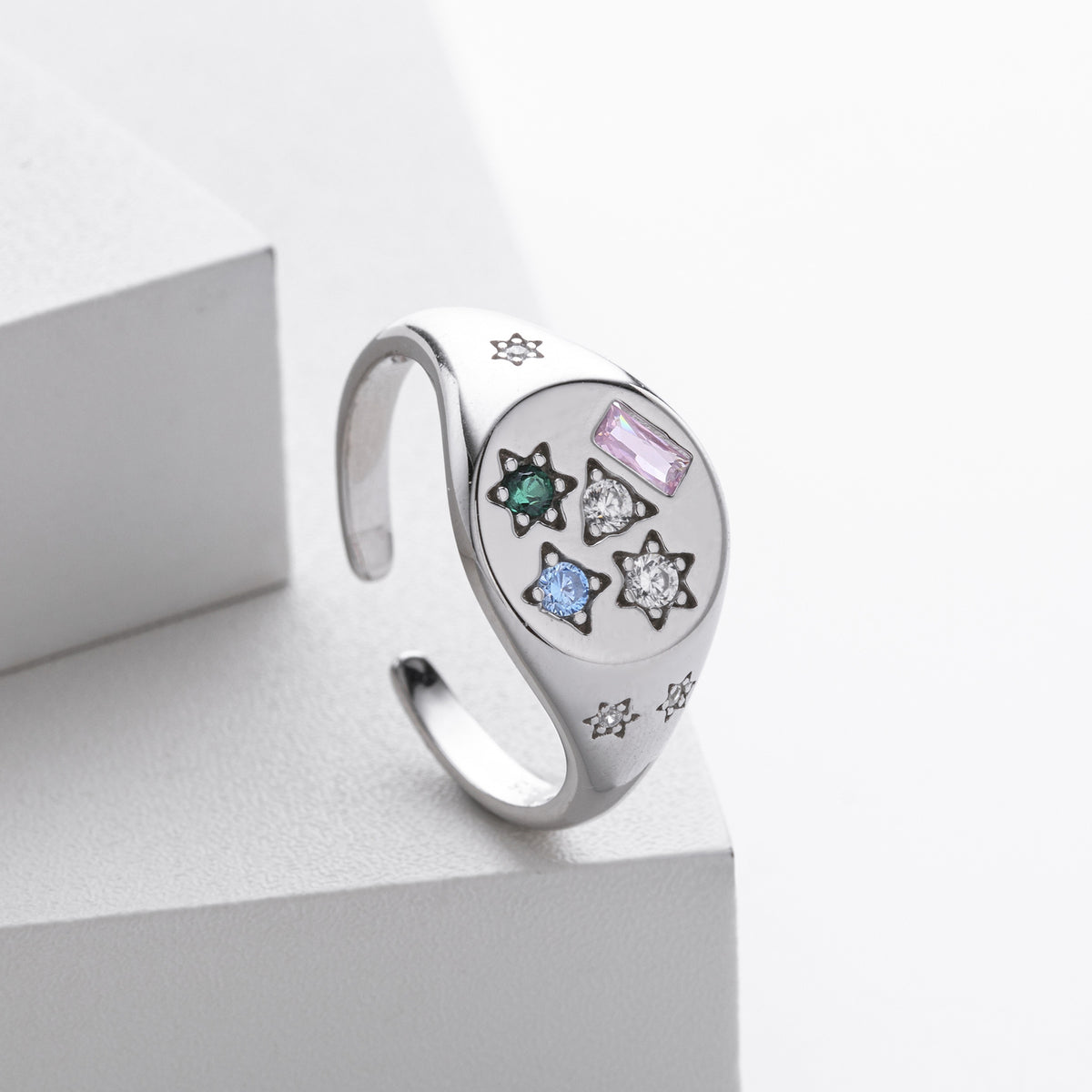 Versatile S925 sterling silver ring, stylish colored zircon set band