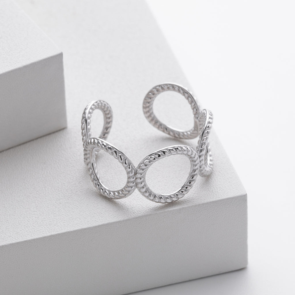 Stylish and unique braided band ring in S925 sterling silver