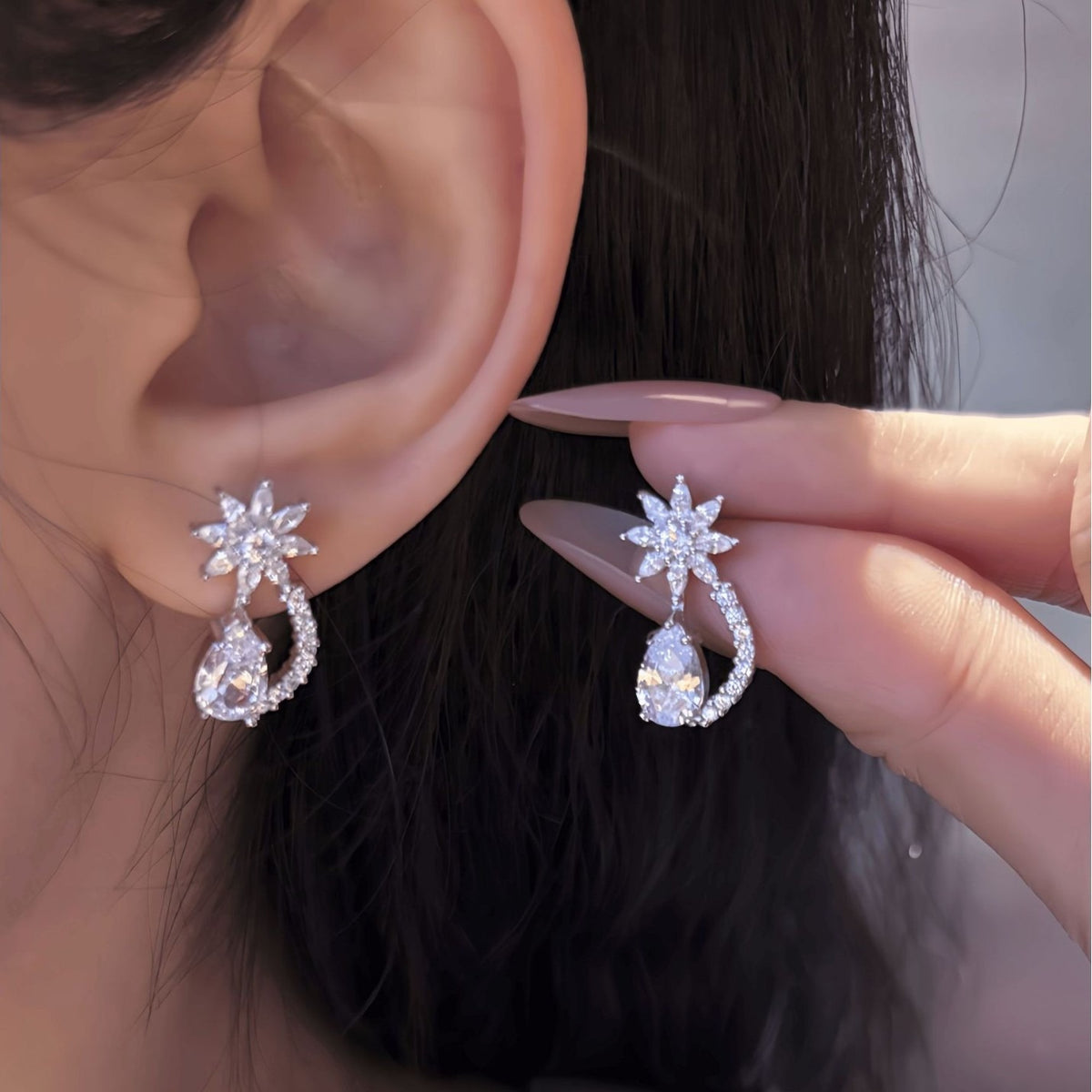 S925 Silver Pear-Shaped Moissanite Stud Earrings