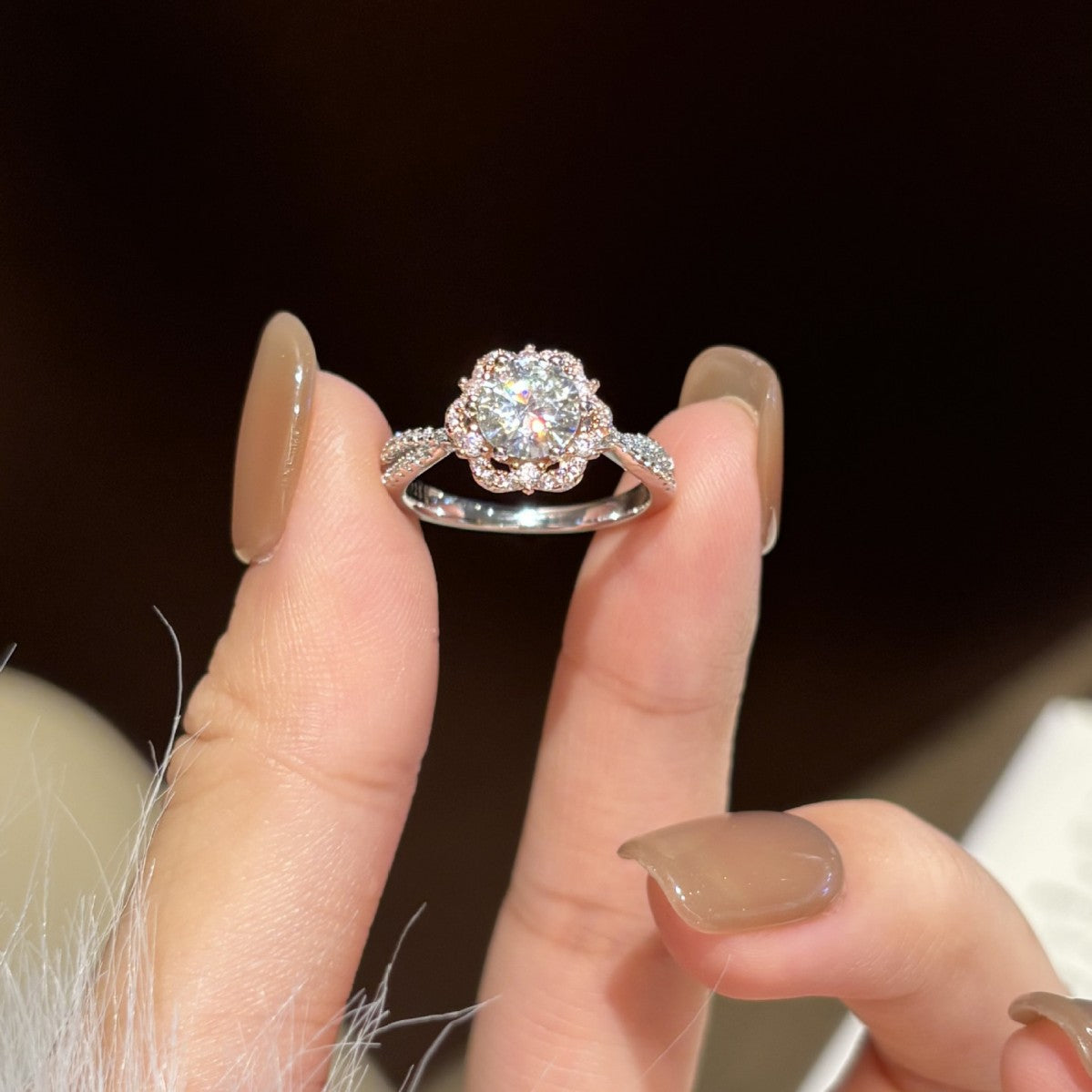s925 Sterling Silver 1-Carat Moissanite Flower Ring with Twisted Shank