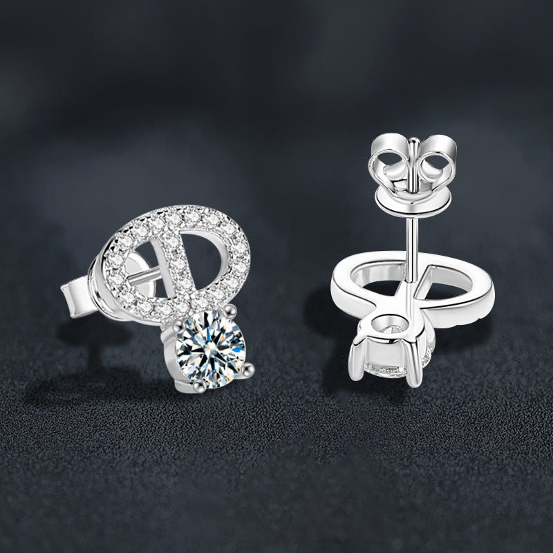 S925 sterling silver pig nose exquisite and stylish moissanite stud earrings