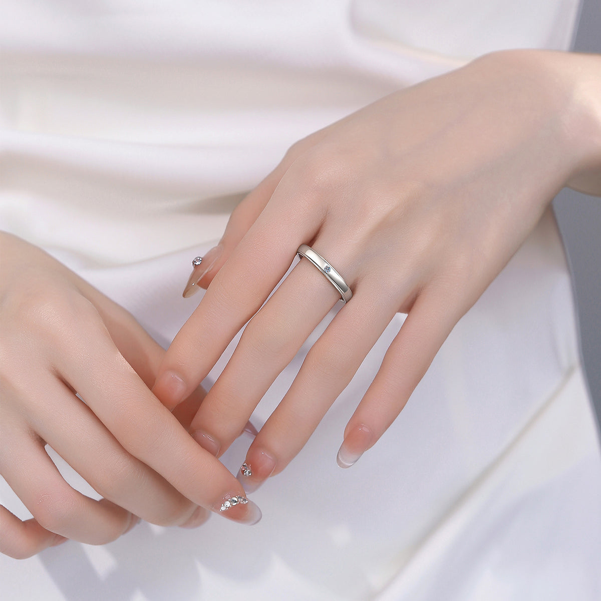 S925 Sterling Silver Six-Prong Moissanite Ring