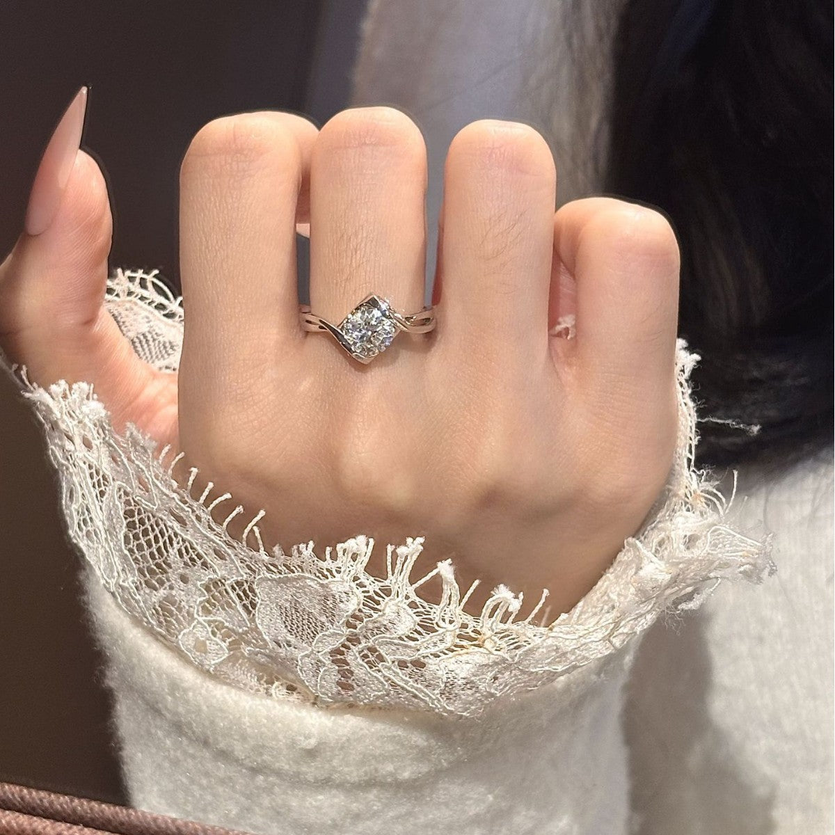 S925 Twisted Ring with Colored Moissanite