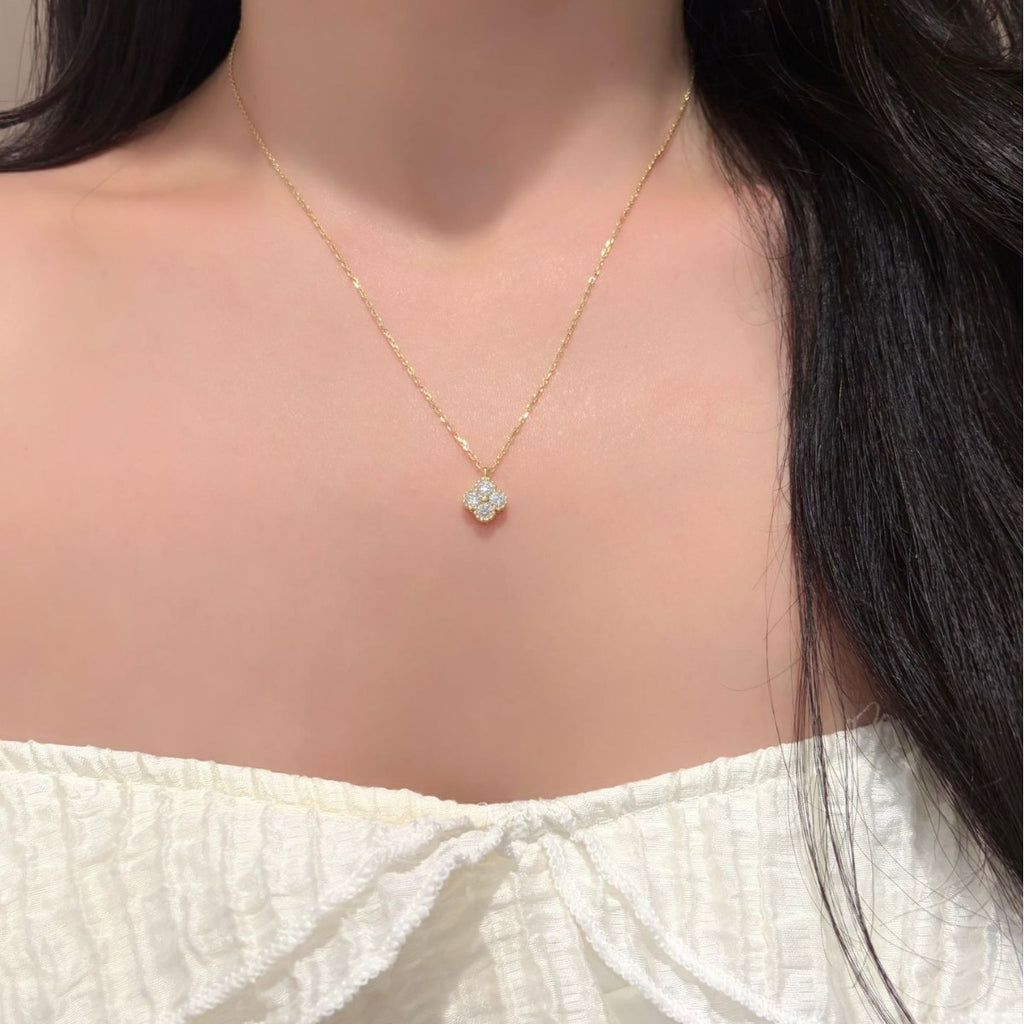 S925 Sterling Silver Four-Leaf Clover Moissanite Necklace