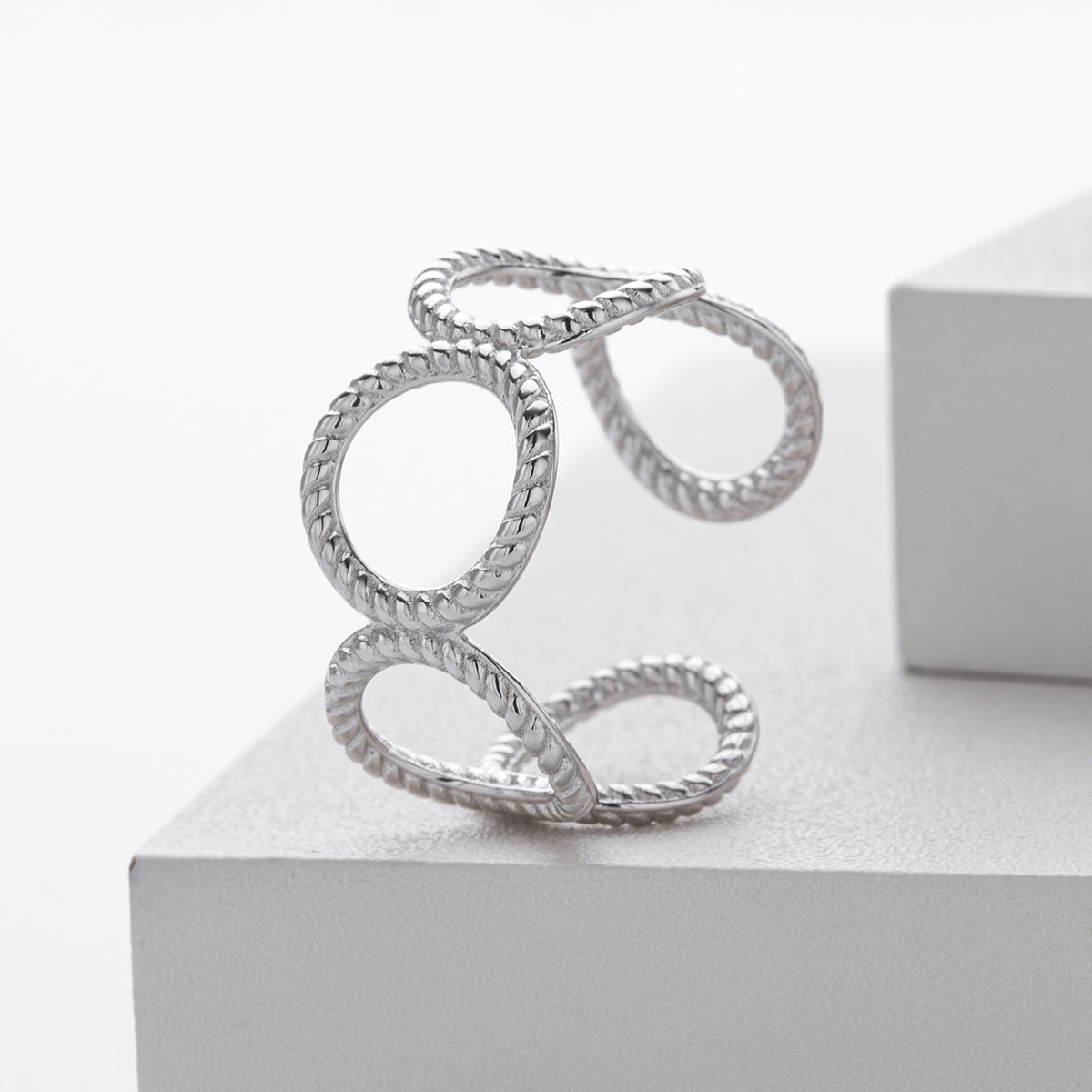 Stylish and unique braided band ring in S925 sterling silver