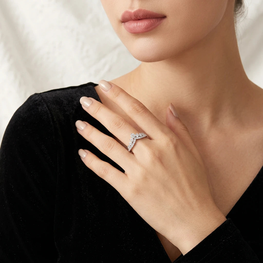 S925 Sterling Silver Solid-Band Moissanite Ring