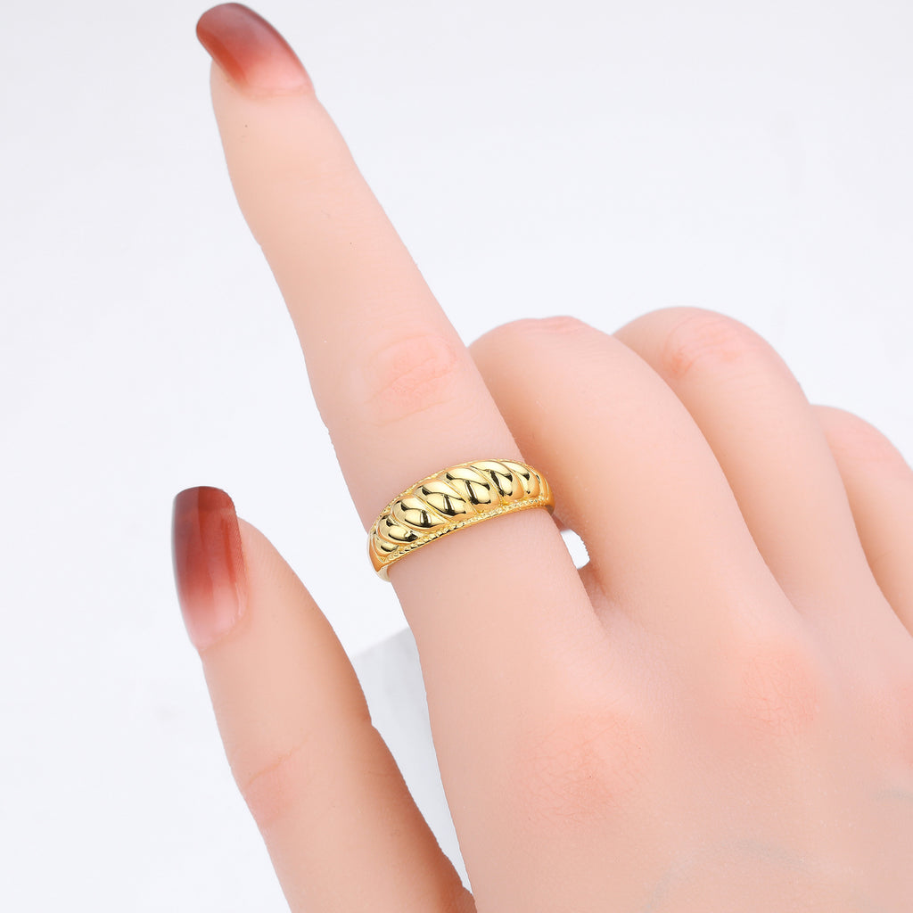 Stylish and simple S925 sterling silver croissant ring