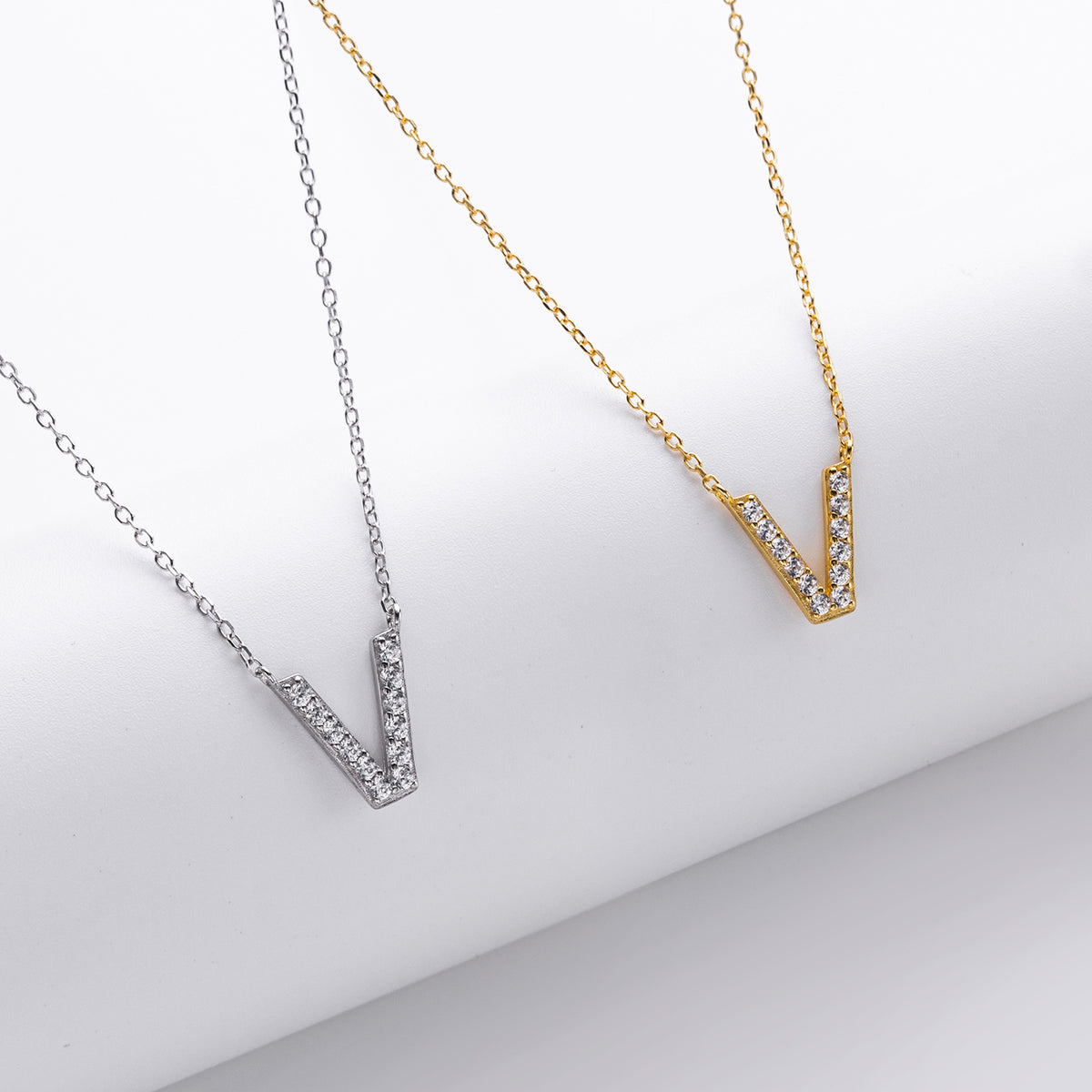 S925 Sterling Silver Simple Diamond Necklace with English Letters