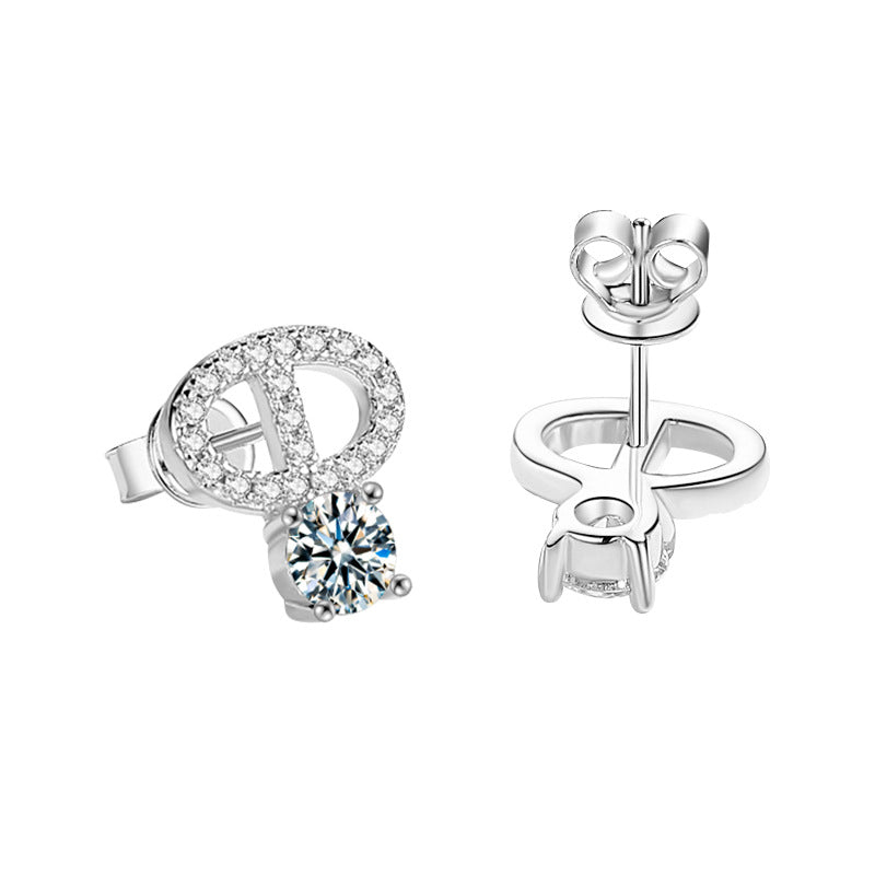 S925 sterling silver pig nose exquisite and stylish moissanite stud earrings