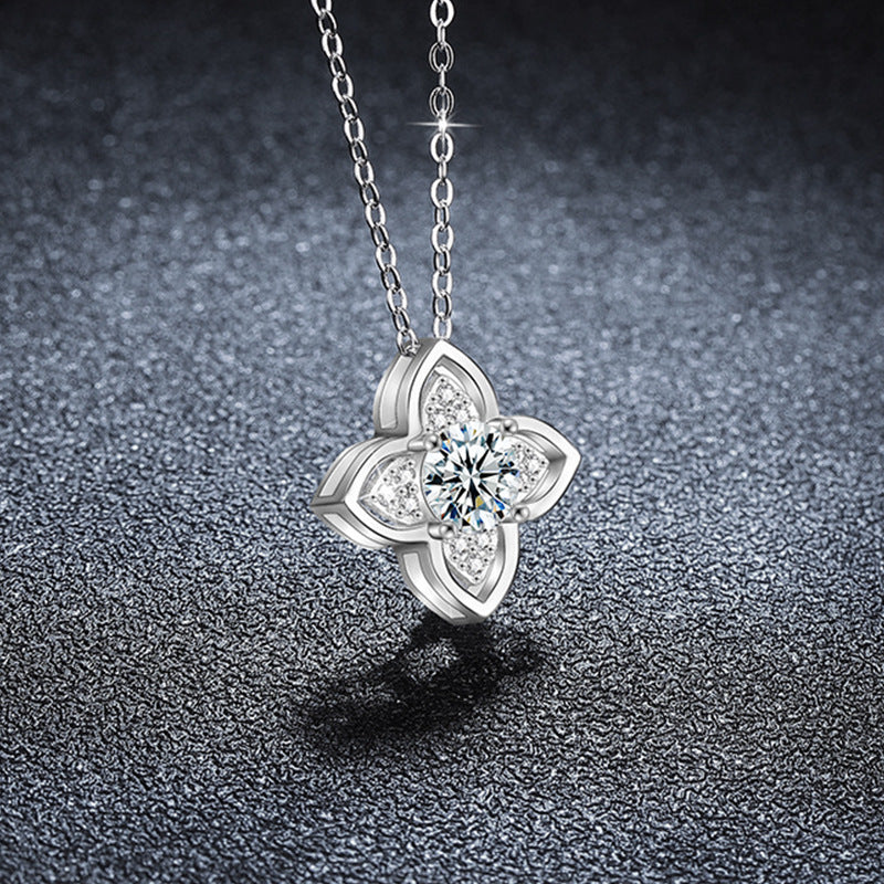 S925 Sterling Silver Moissanite Clover Pendant Clavicle Chain Necklace