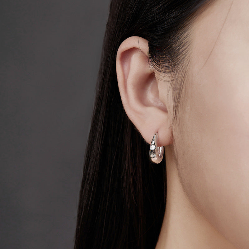 Simple S925 sterling silver oval plain hoop earrings with moissanite diamonds