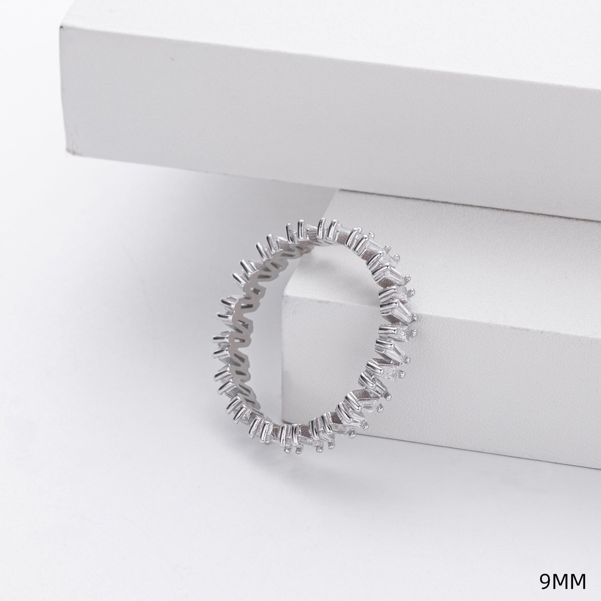 925 Sterling Silver Korean-Style V-Shaped Ring with Inlaid Zirconia
