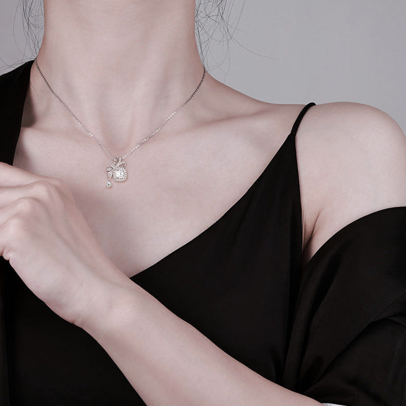 S925 Silver Moissanite Pendant Bow Square Necklace