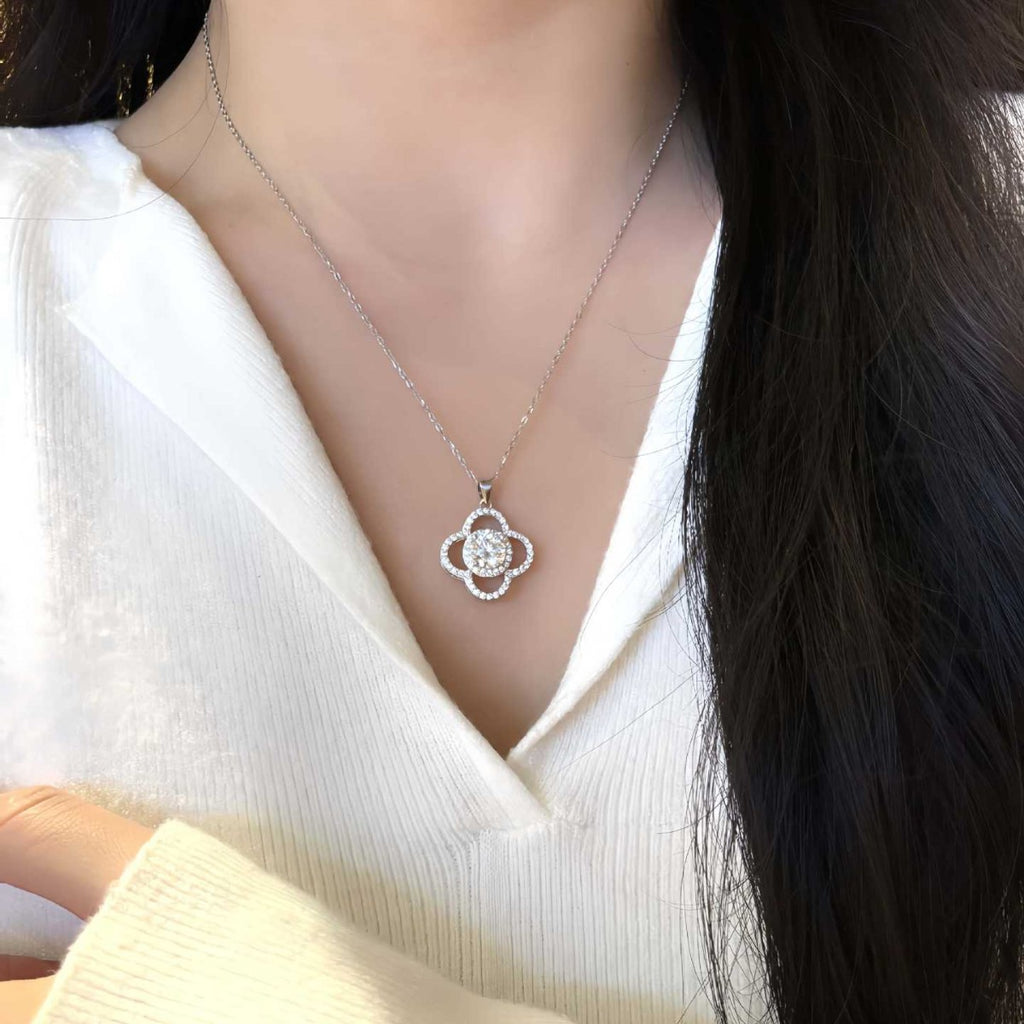 S925 Sterling Silver Four-Leaf Clover Moissanite Necklace