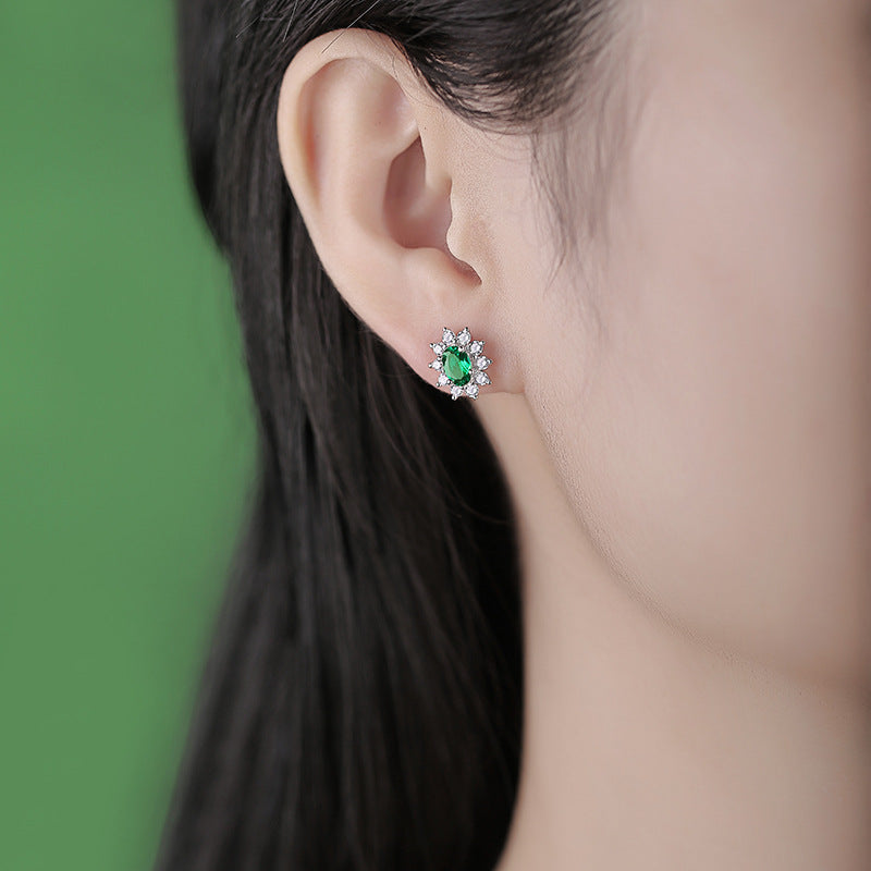 Canglan Lab-Grown Emerald and Moissanite Stud Earrings – image 4