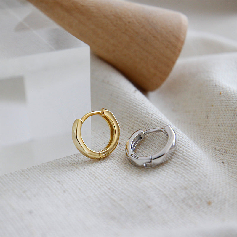 Minimalist Plain Huggie Hoop Earrings – earring hoops in bulk