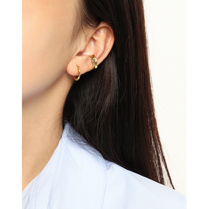 Classic Polished Huggie Hoop Earrings – detail view 3