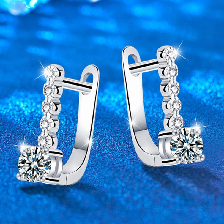 Chunky U-Shaped Moissanite Earrings – image 4