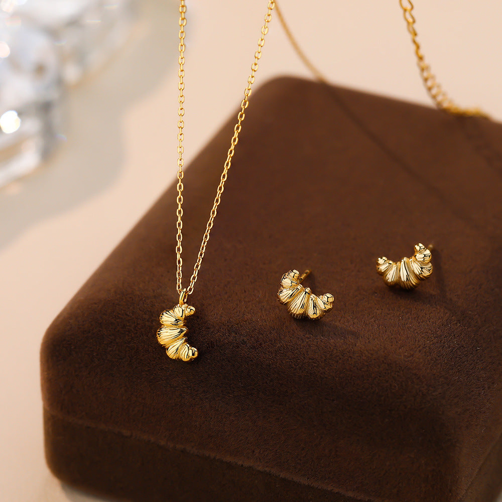 Croissant Necklace Set