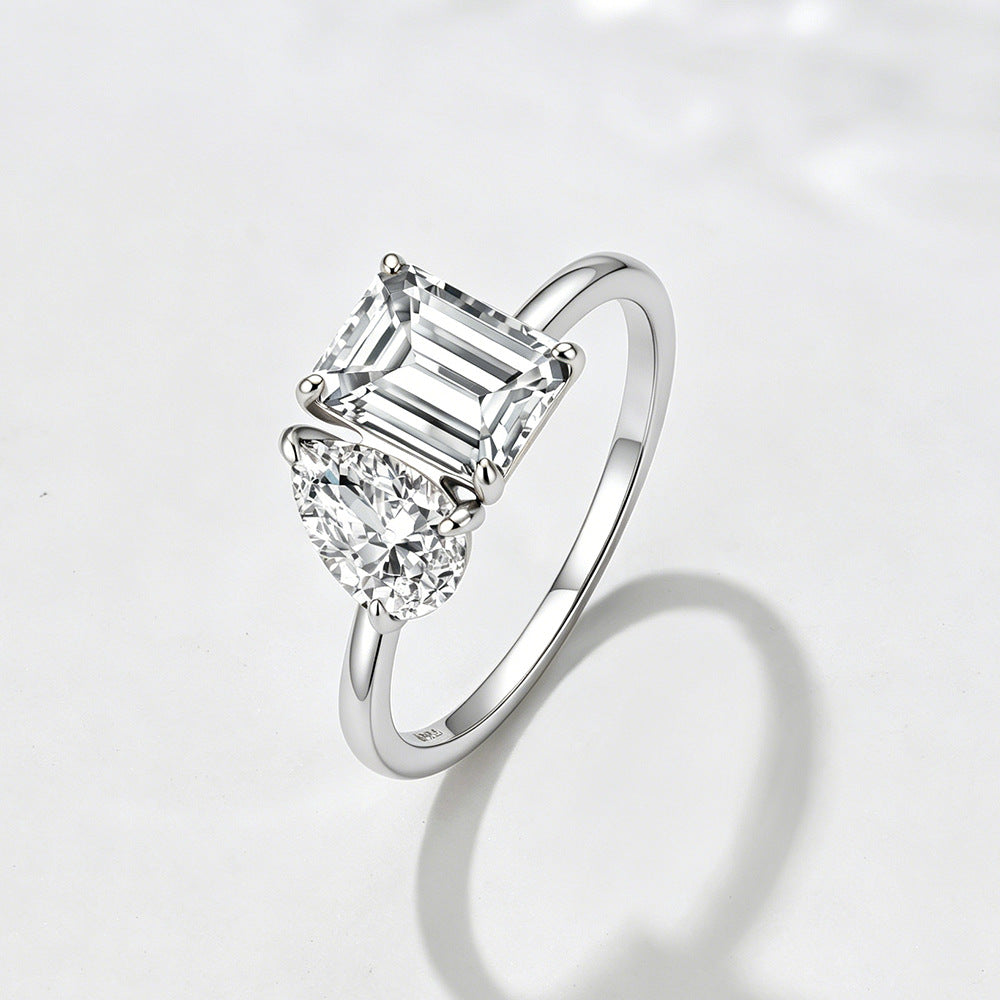 Emerald and Heart Cut CZ Toi et Moi Ring – detail view 3