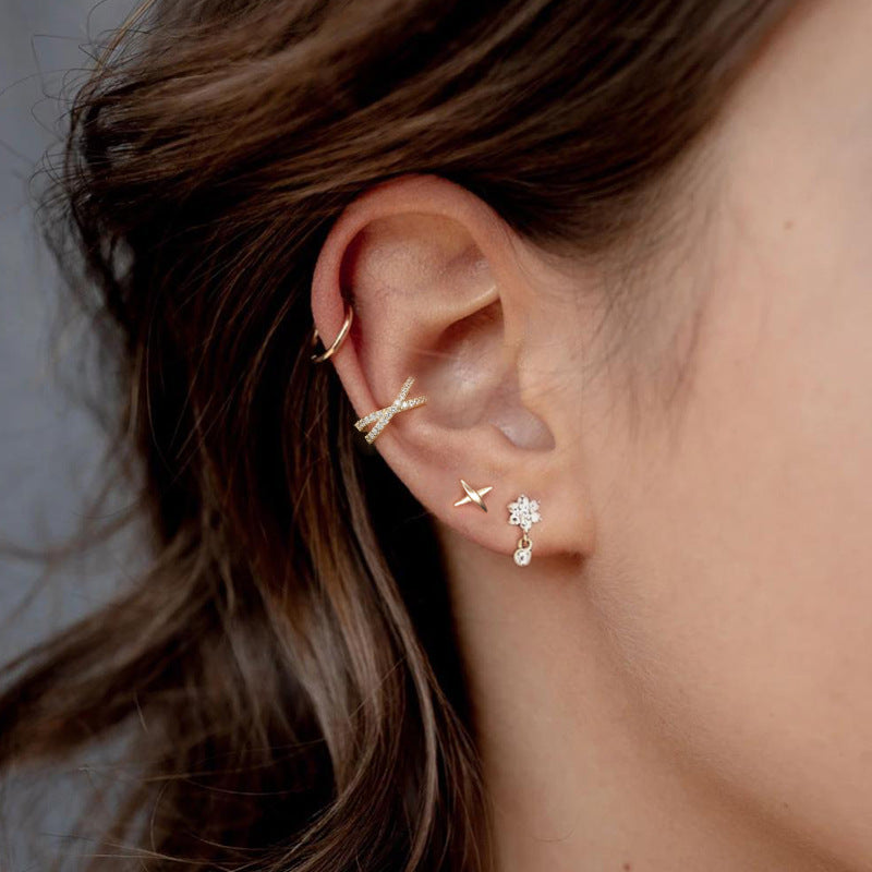 Double-Layer Zircon Crisscross Ear Cuff – detail view 3