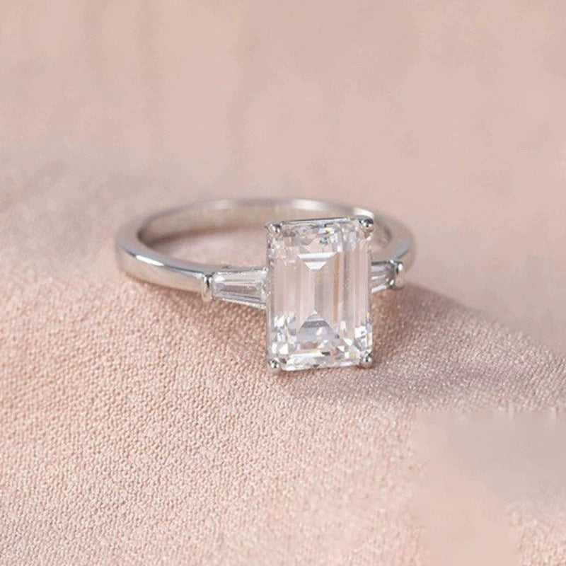 Square Emerald Cut Zircon Ring – detail view 3