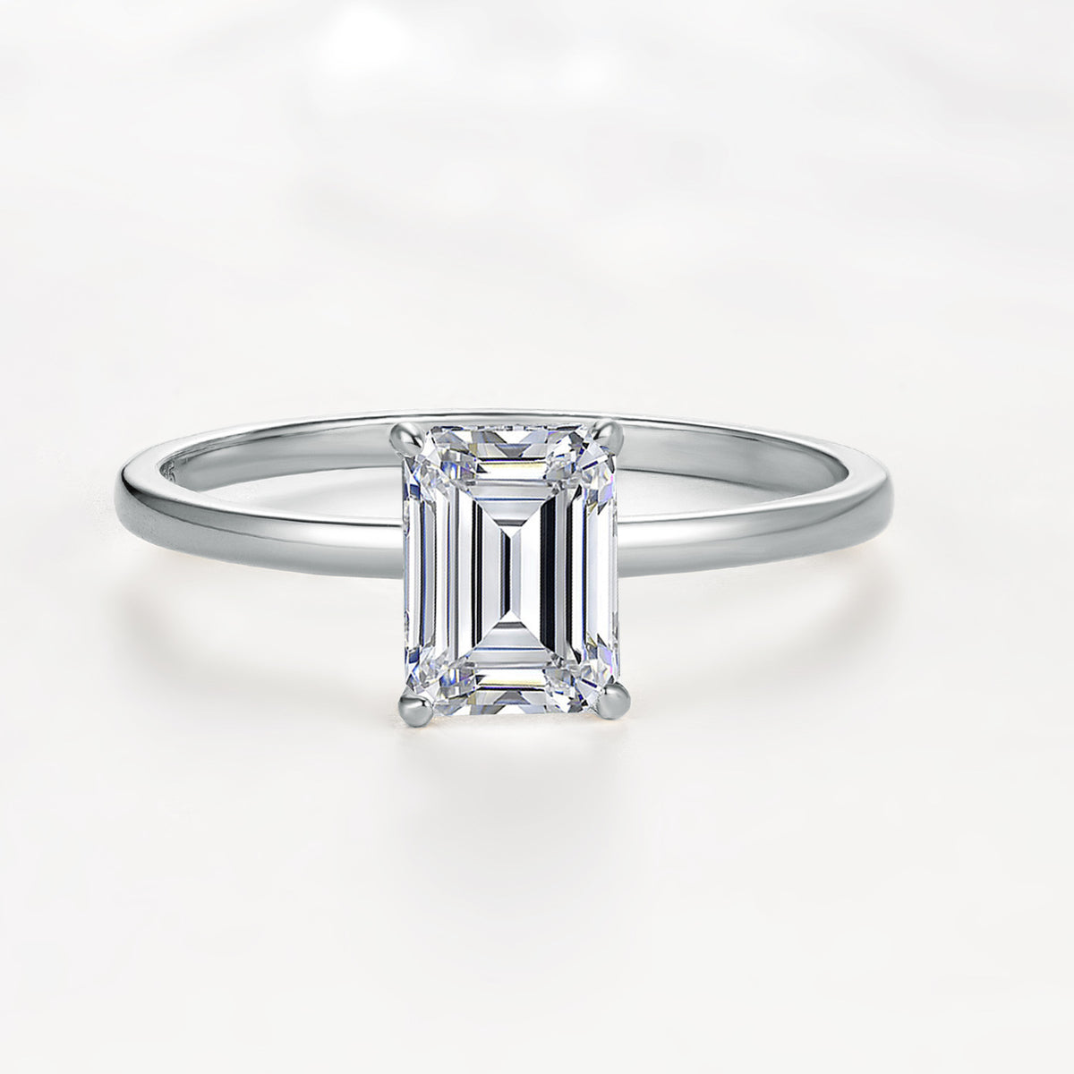 Emerald Cut Moissanite Solitaire Ring – detail view 3