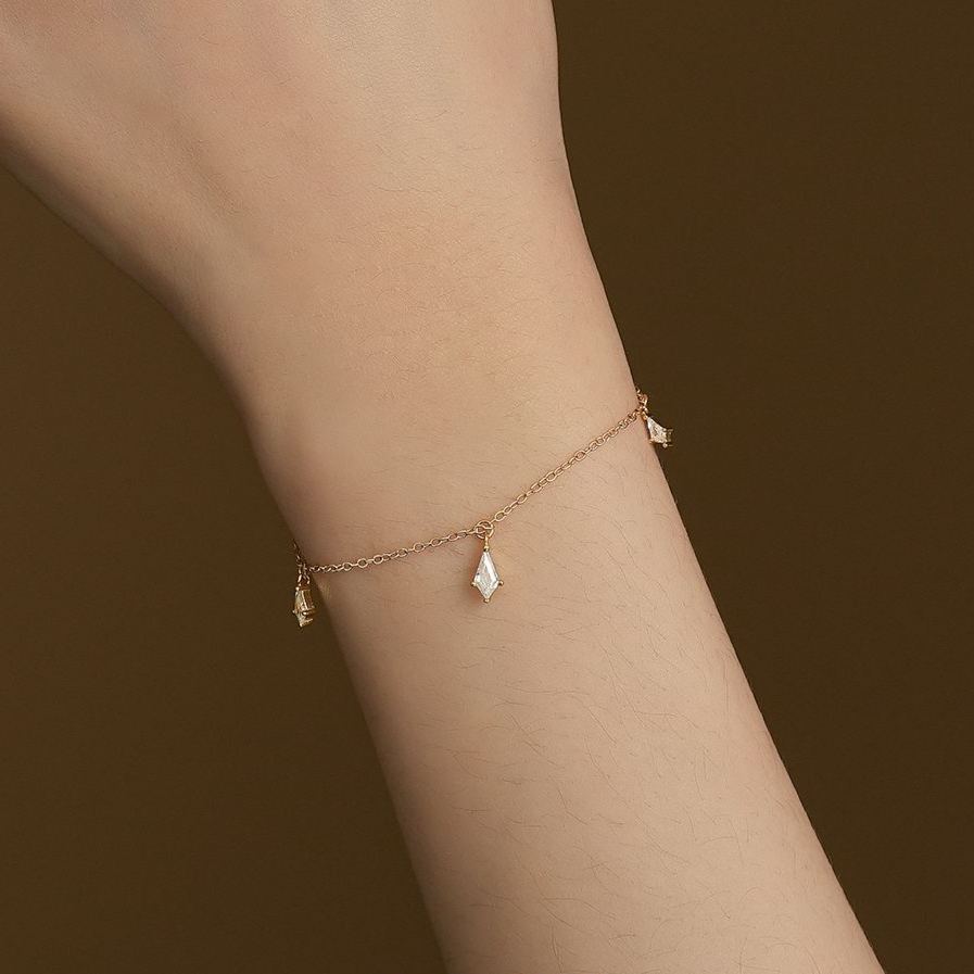 Floral Zirconia Bracelet – detail view 3