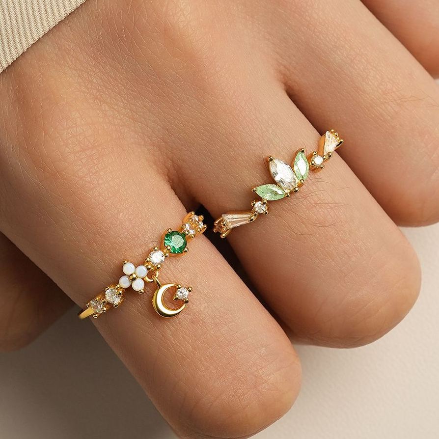 Flower Ring with Colorful Cubic Zirconia – detail view 3