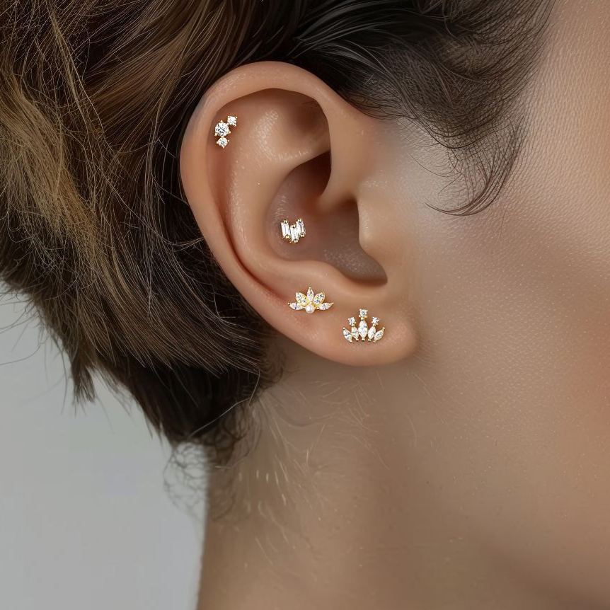 Geometric Square Zircon Stud Earrings – detail view 3