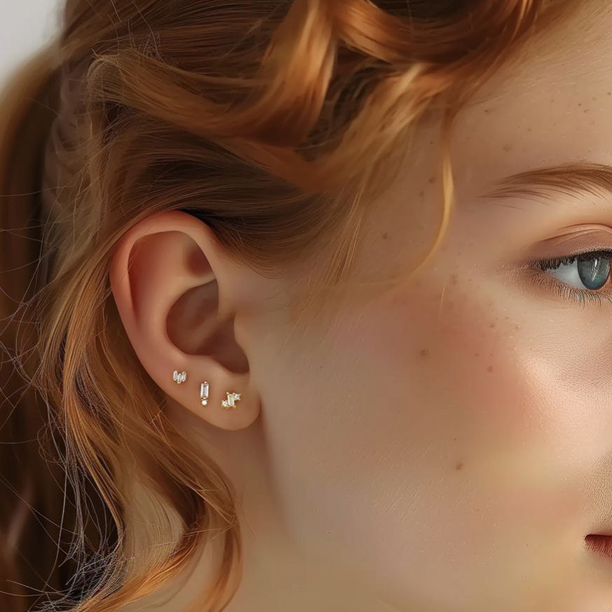 Geometric Stud Earrings with Sparkling Zirconia – detail view 3