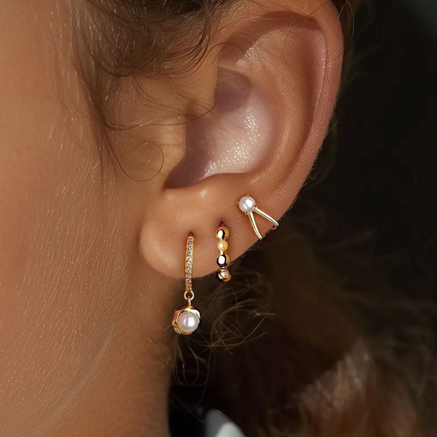Geometric Zircon Earrings with Pearls – detail view 3