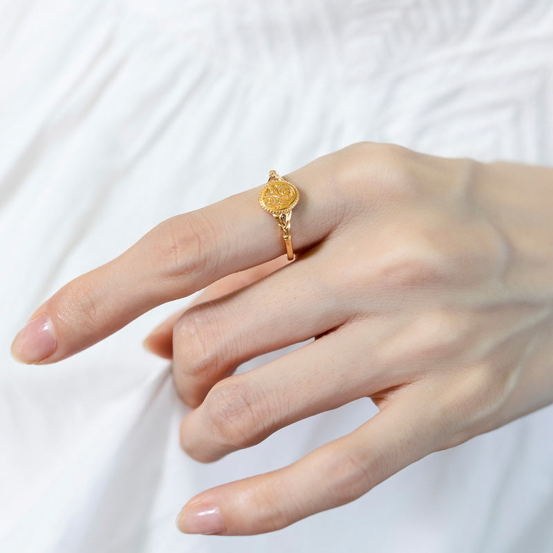 Gold-Plated Classic Leaf Ring – detail view 3