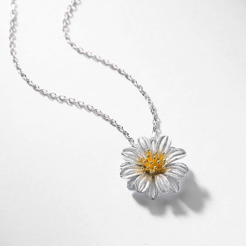 Gold-Plated Daisy Pendant Necklace – wholesale silver necklaces