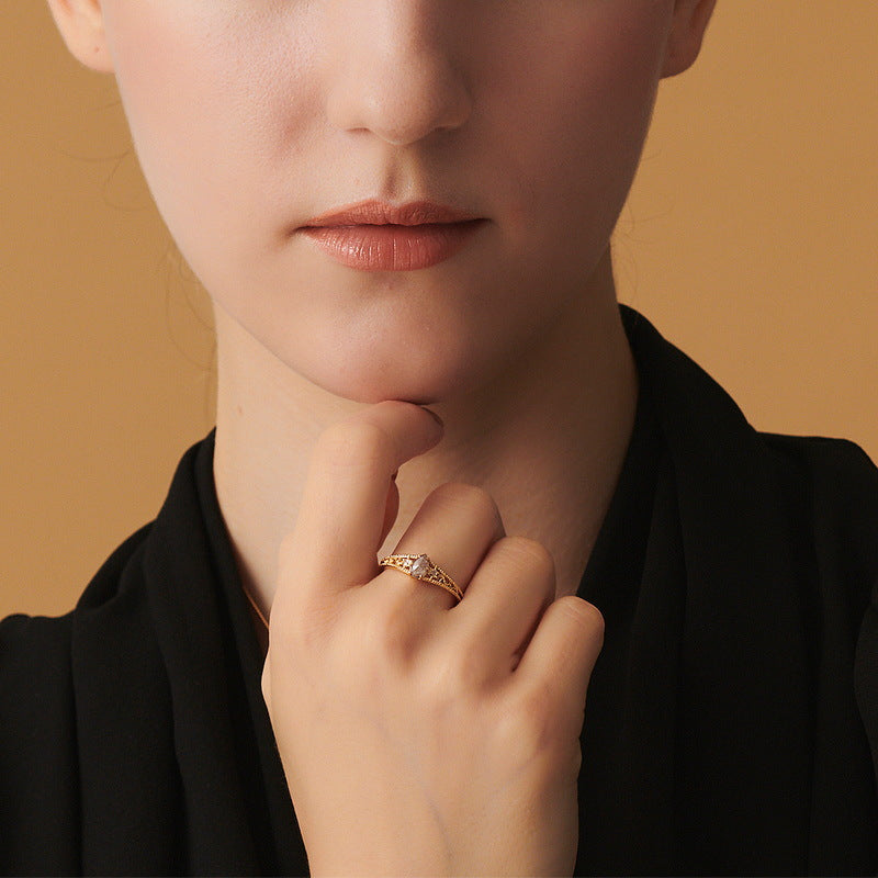 Gold-Plated Droplet Labradorite Ring – detail view 3