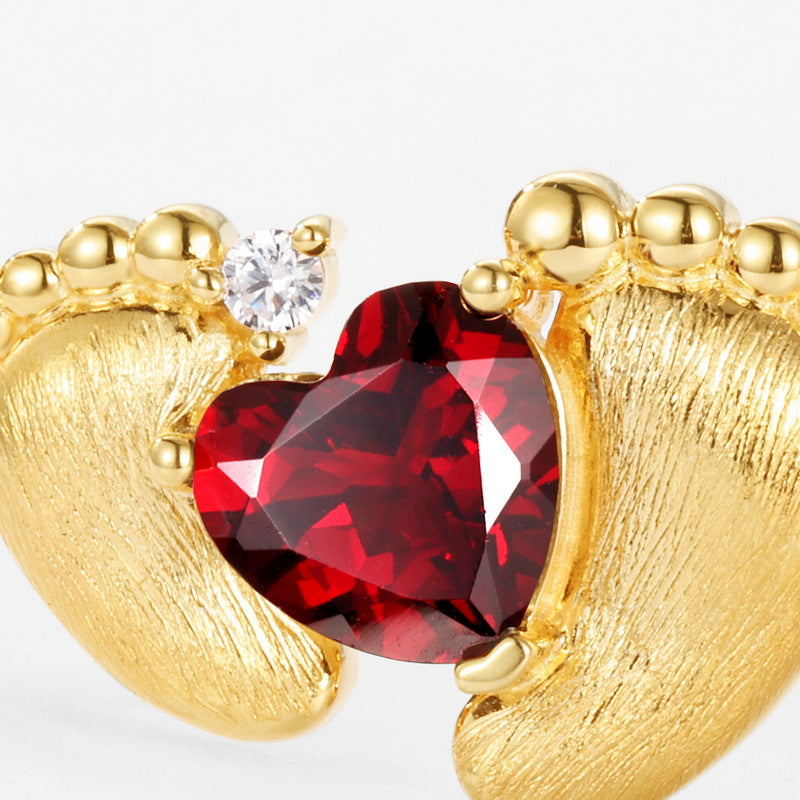 Gold-Plated Feet-Shaped Pomegranate Zircon Necklace – detail view 3