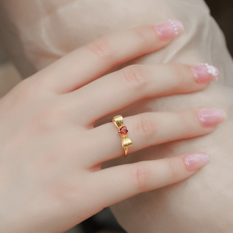 Gold-Plated Garnet Bow Ring – detail view 3