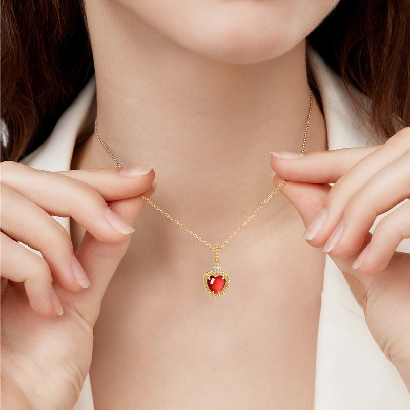 Gold-Plated Garnet Heart Necklace – detail view 3