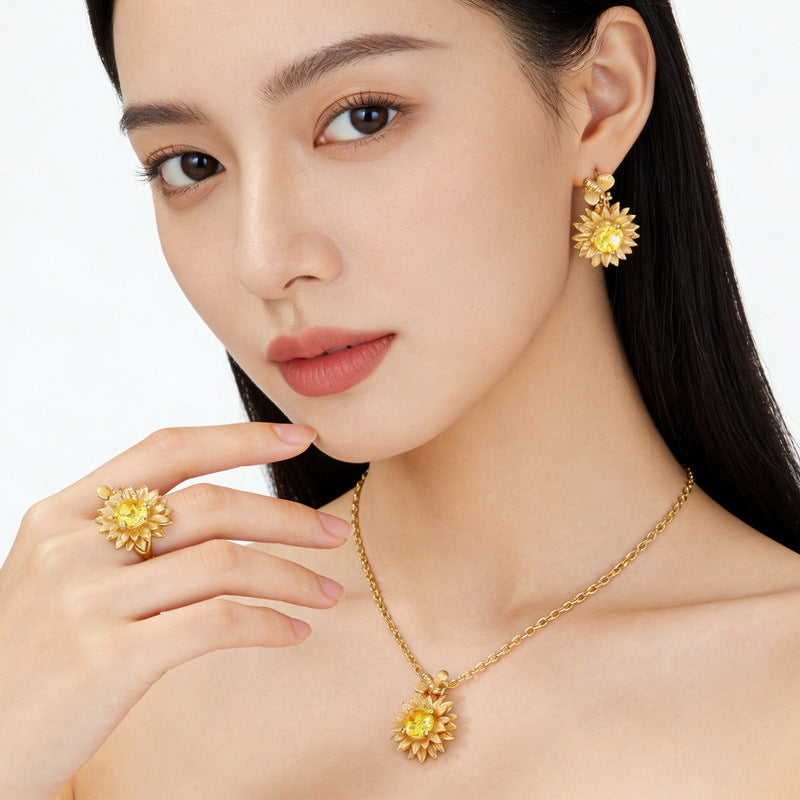 Gold-Plated Sunflower Necklace – wholesale silver necklaces