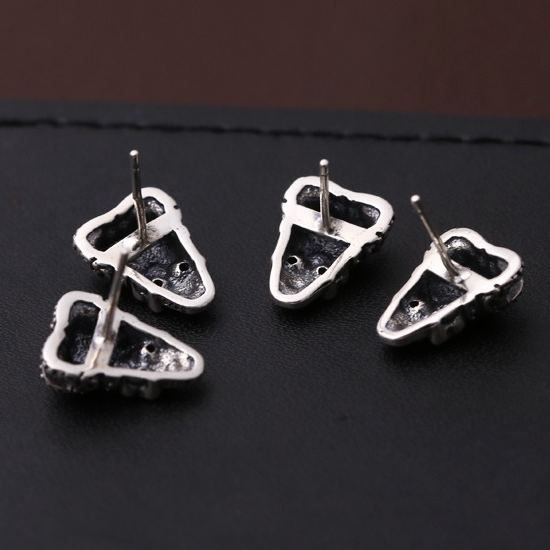Halloween Crown Skull Stud Earrings YCH182 – detail view 3