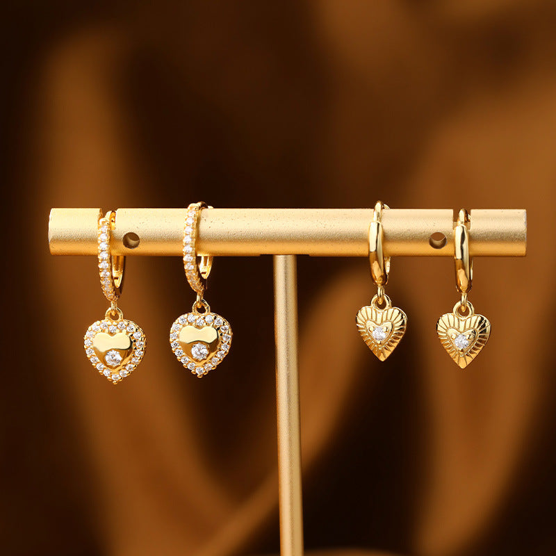 Heart-Shaped Zircon Earrings – detail view 3