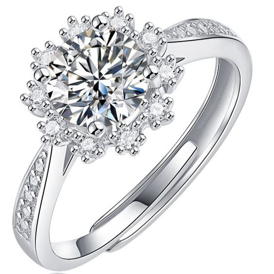 Icy Moissanite Ring – detail view 3