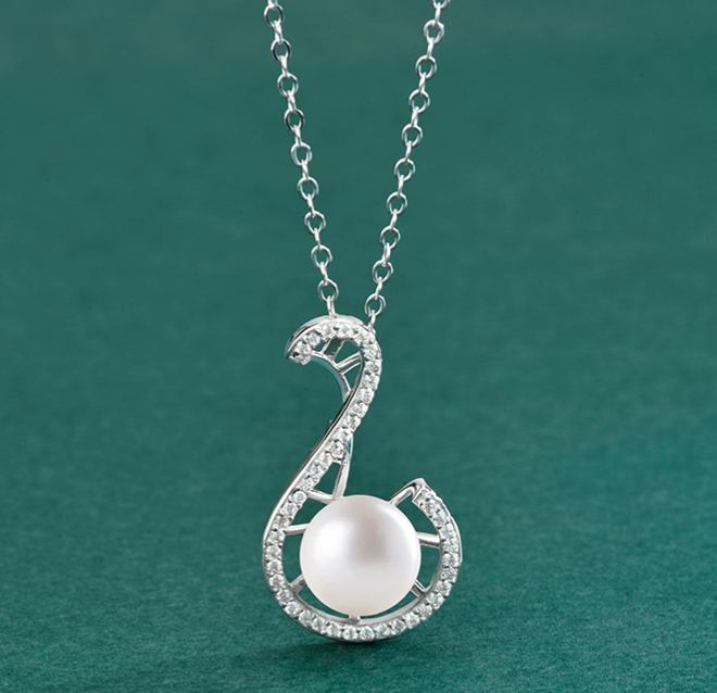 S925 Sterling Silver Musical Note Necklace with Moissanite and Natural Freshwater Pearl